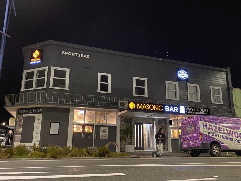 Masonic Hotel Waitara エクステリア 写真