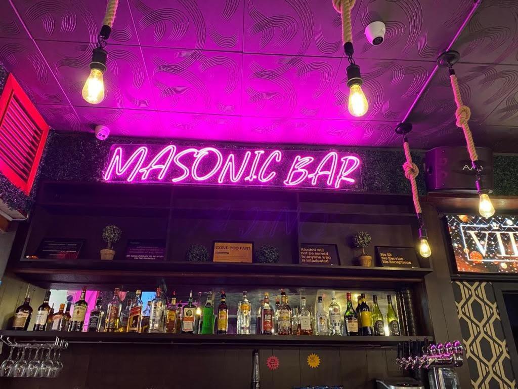 Masonic Hotel Waitara エクステリア 写真