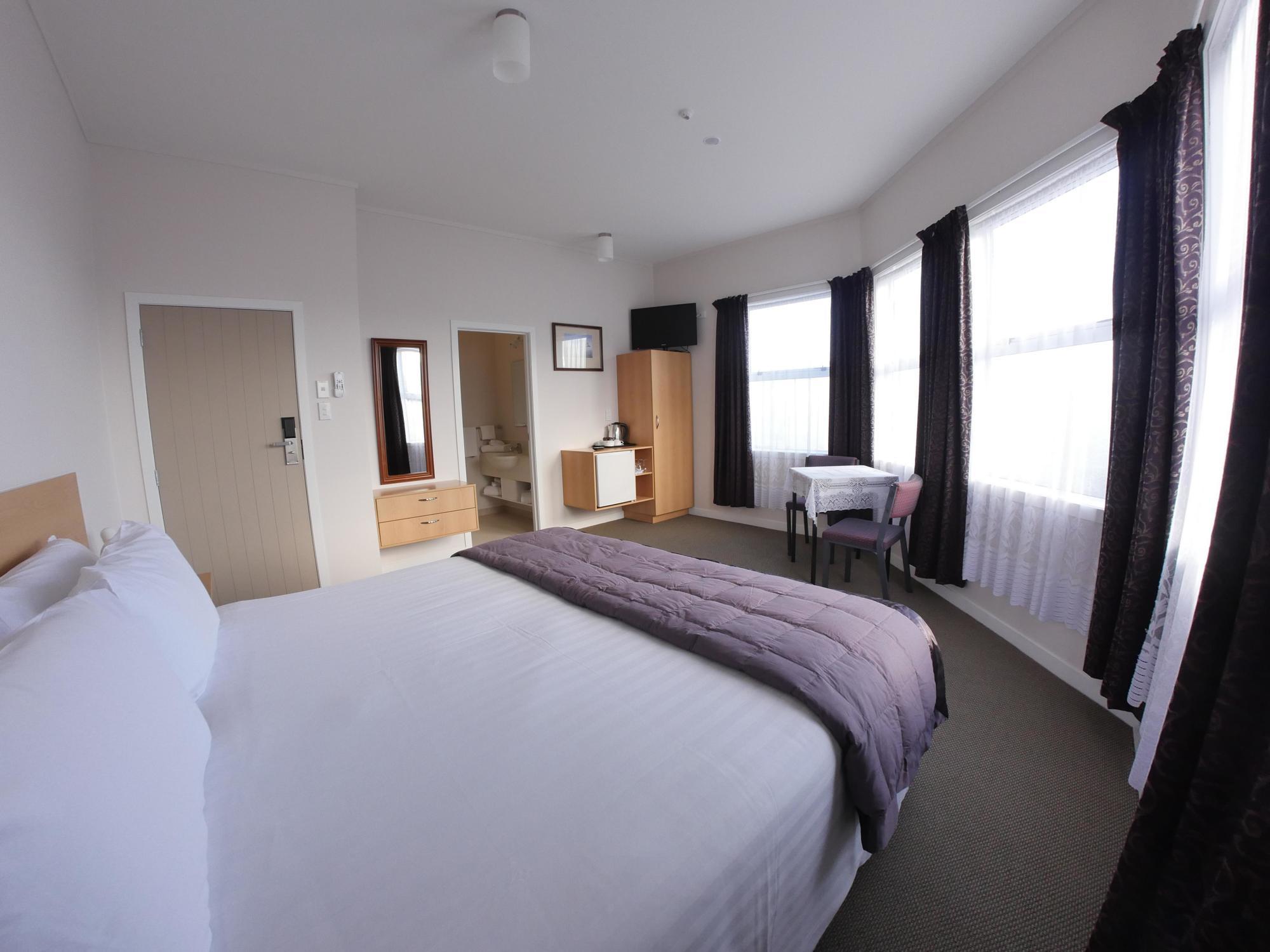 Masonic Hotel Waitara エクステリア 写真