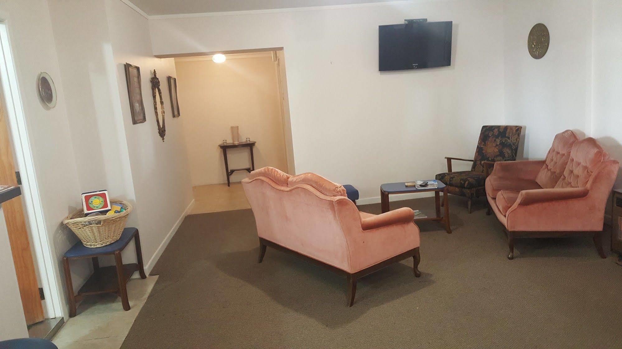 Masonic Hotel Waitara エクステリア 写真