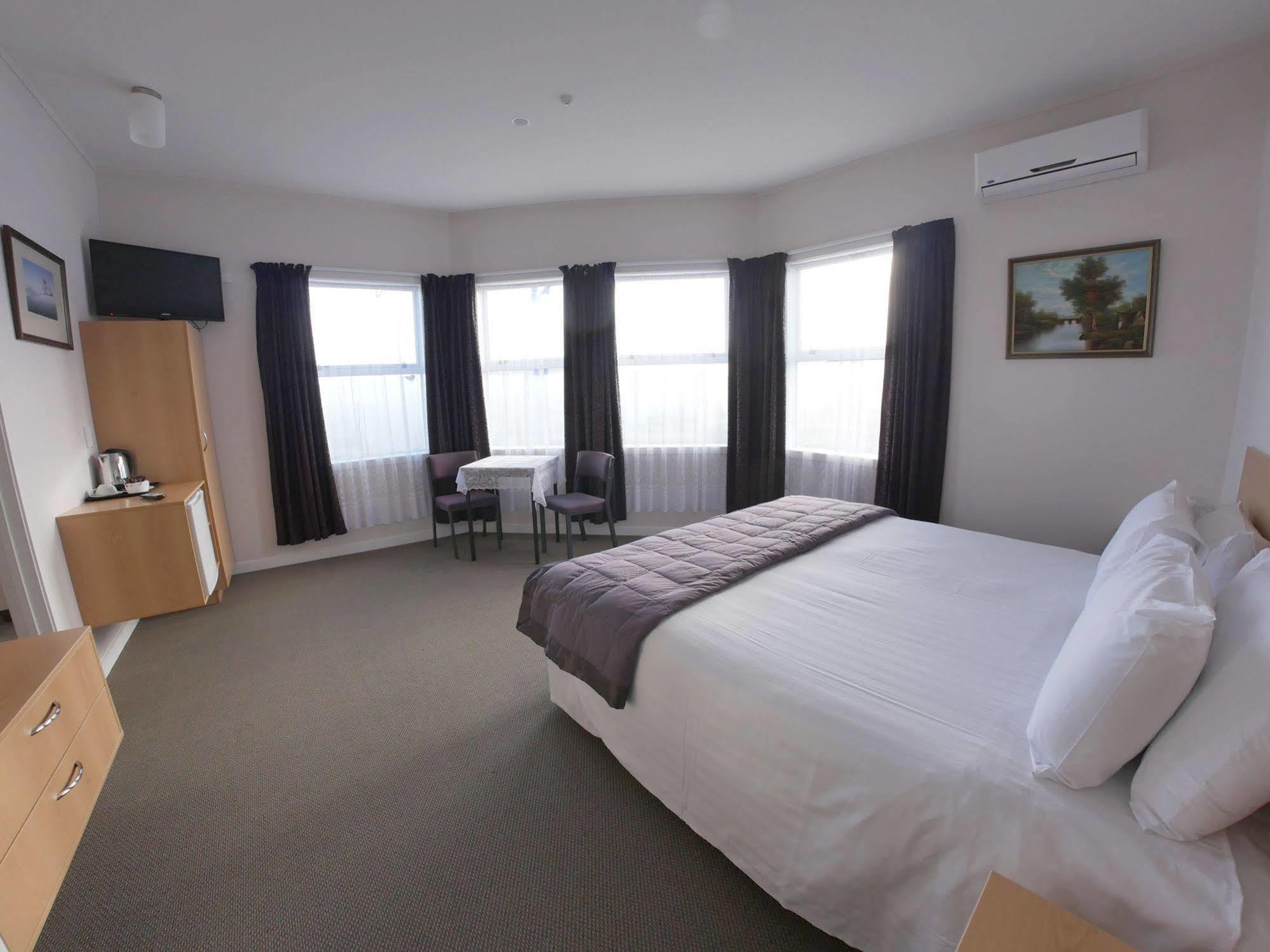 Masonic Hotel Waitara エクステリア 写真