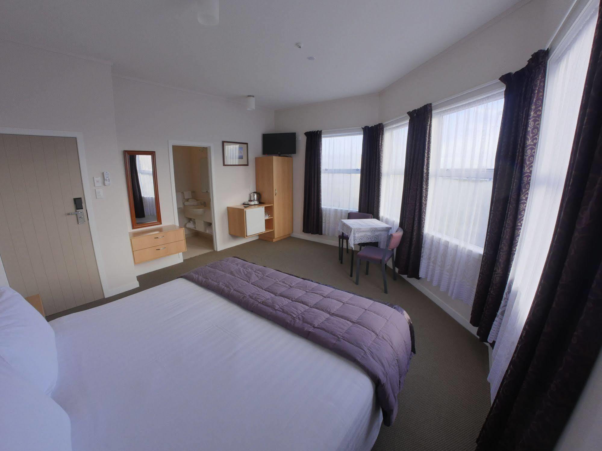 Masonic Hotel Waitara エクステリア 写真