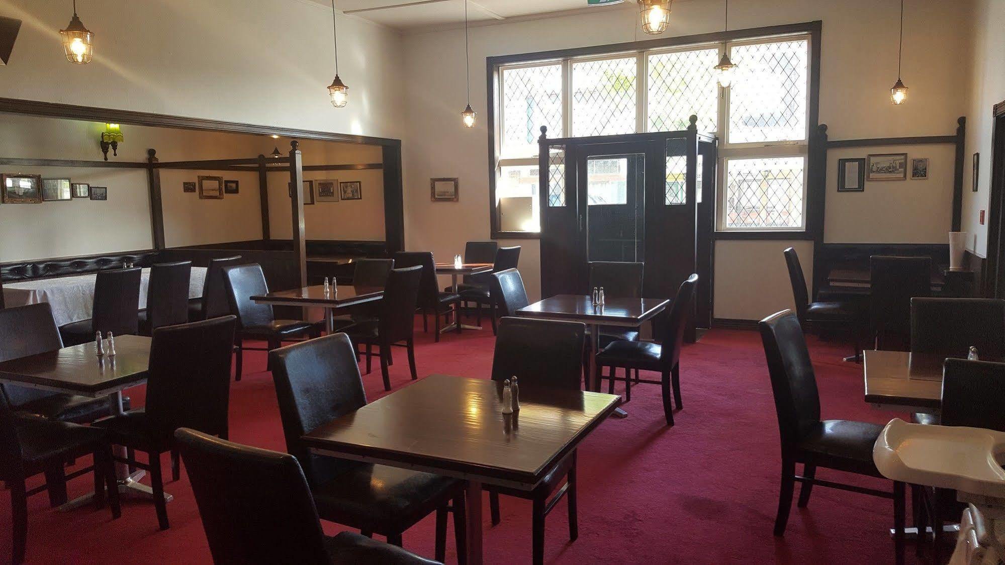 Masonic Hotel Waitara エクステリア 写真